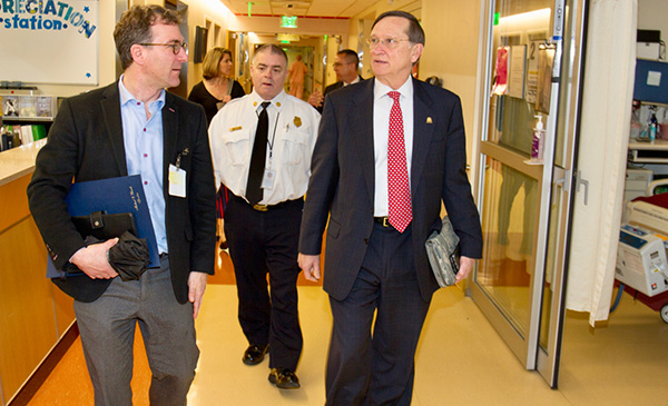 ASPR Robert Kadlec touring UMD Medical Center's Shock Trauma Unit