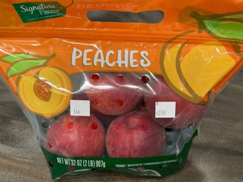 Image 7: “Signature Farms Peaches label, 2 lb. bag”