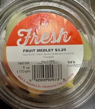 Images 2 and 3: “Photograph of Label of Fresh Fruit Medley, 6 oz. cup”