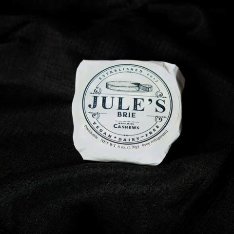 Photo – JULE’S BRIE, CASHEWS