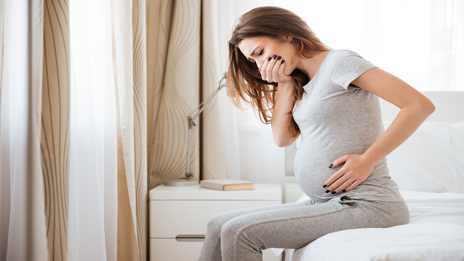 Pregnant woman_nausea